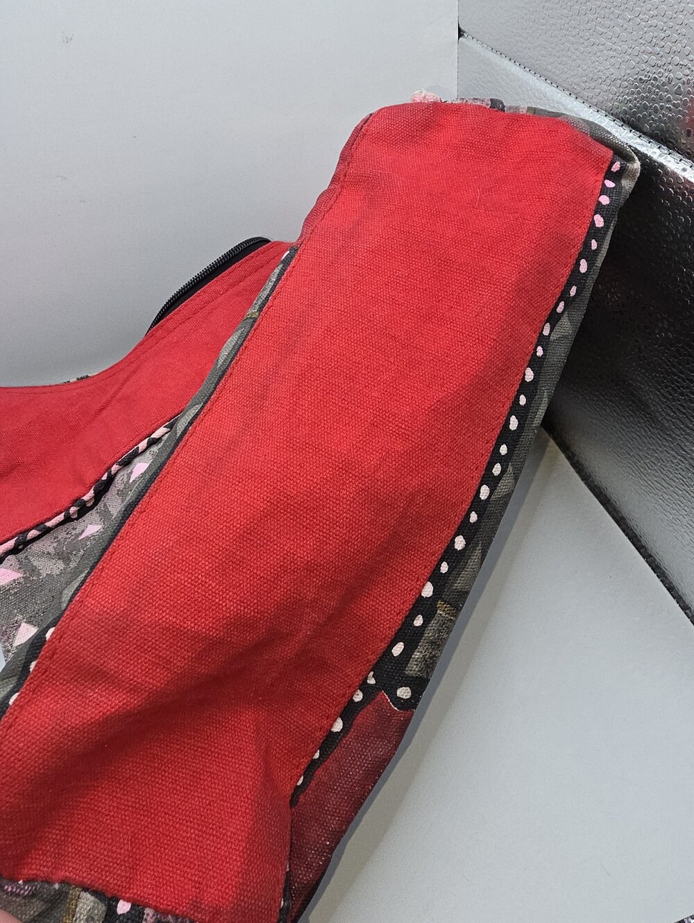 Laurel Burch Whiskered Cat Shoulder Tote HOBO Bag 12x13x4 Red Gray Black - Picture 4 of 9